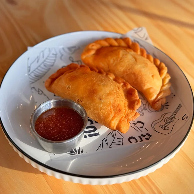 Empanadas de vaca frita — Oye Chico, comida cubana